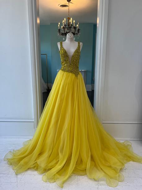 45055 Miss Priss Prom and Pageant store, Lexington, Kentucky, largest  selection of Sherri Hill prom gowns